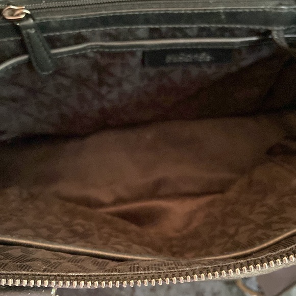 MICHAEL KORS BLACK PURSE - Picture 3 of 4